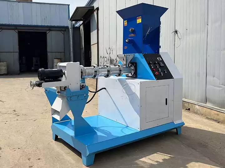 New type DGP-80 fish feed extruder sold to Congo